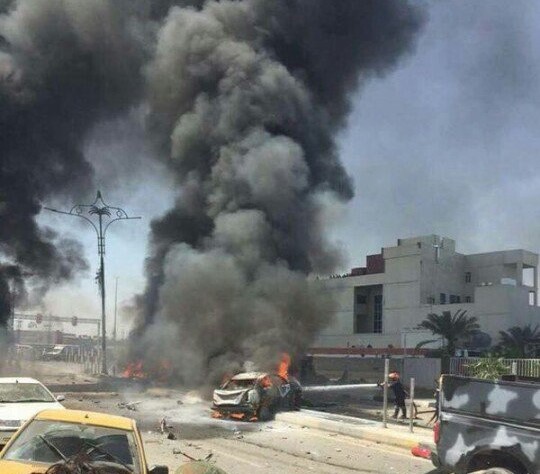 伊拉克南部汽车爆炸：至少7死 多人受伤 车体起火黑烟滚滚