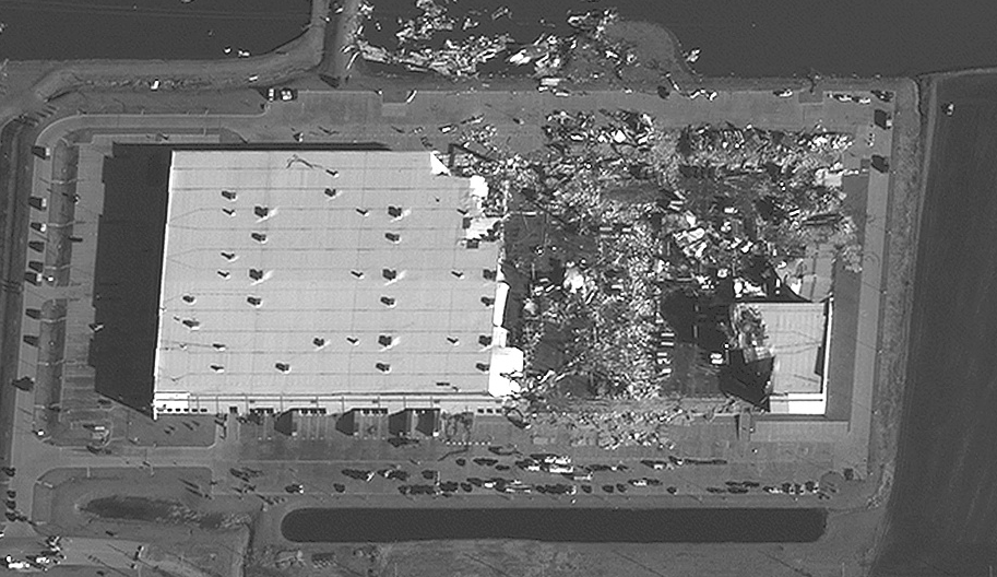 美国亚马逊仓库遭龙卷风袭击:几乎被夷为平地 至少6名员工死亡