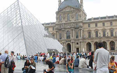 法国巴黎标志性景点全面复苏 亟盼亚洲游客回归