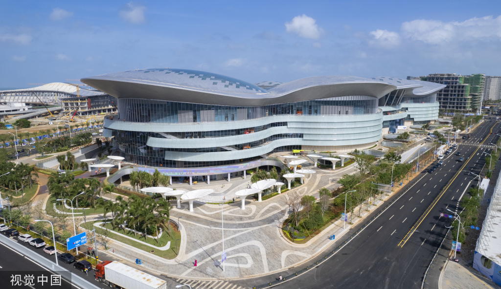 海口国际免税城建设进入冲刺收尾阶段海棠花开造型惊艳