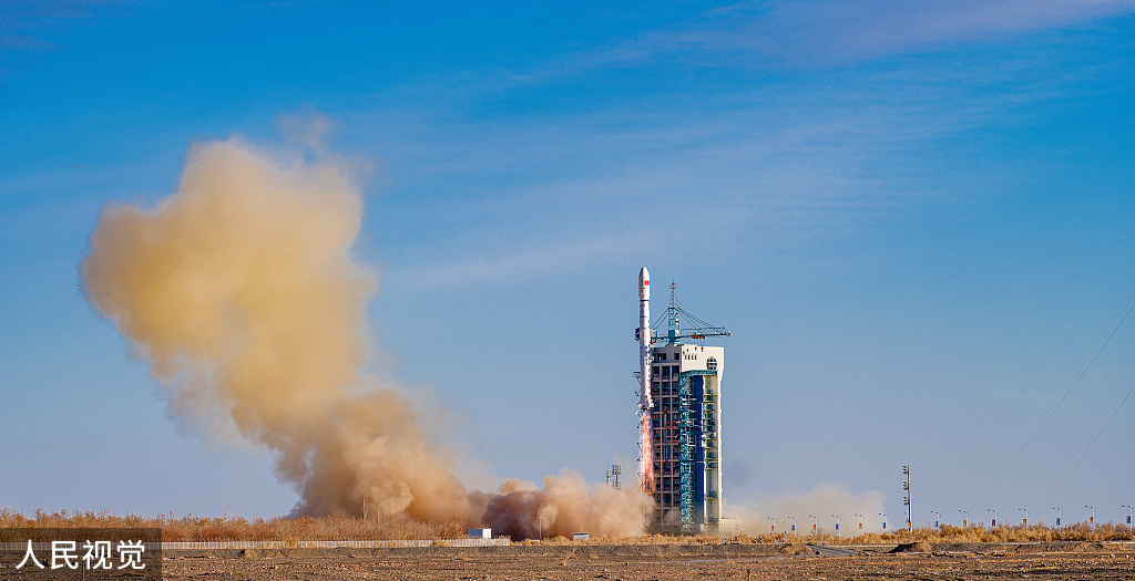 1/312月12日16时22分,我国在酒泉卫星发射中心使用长征四号丙运载火箭