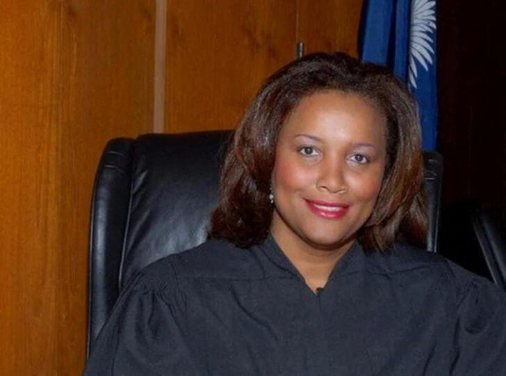 美国或迎首位非裔女性大法官？白宫证实：柴尔兹在考虑名单中