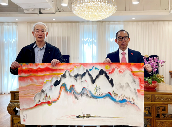 龙宇翔与国际洪门世界总会主席刘沛勋在北京会见452.png