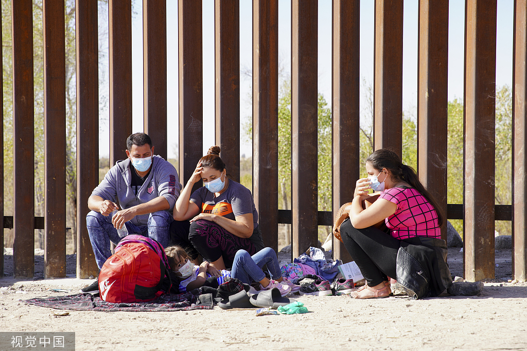 非法移民抵达美国边境。（资料图）