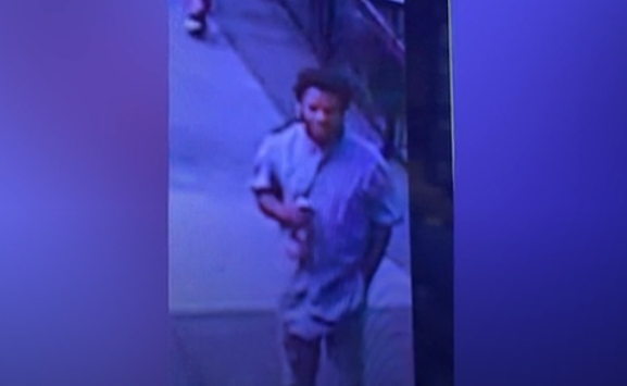 美国路易斯维尔市警方发布当街袭击市长的男子图片。