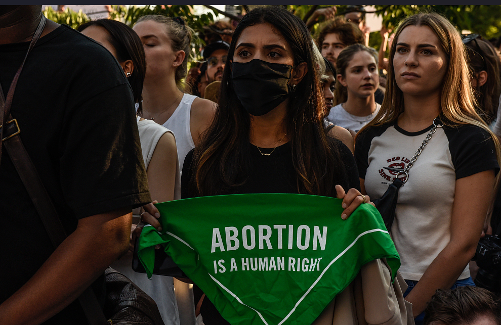 6月24日，美国纽约，堕胎权支持者聚集在华盛顿广场公园抗议。（资料图）