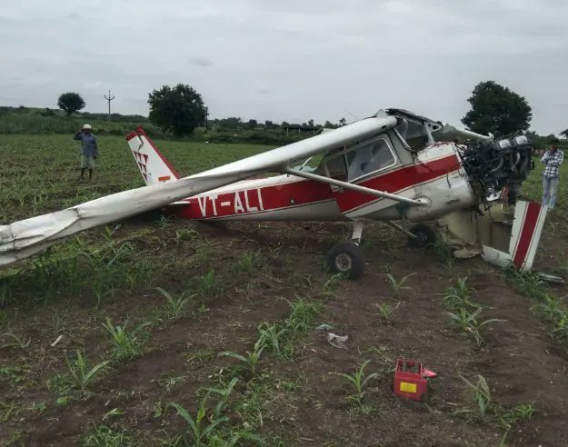 印度航空学院教练机坠毁