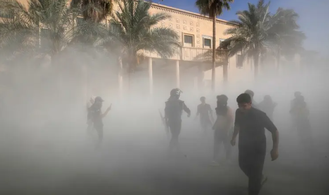 示威者聚集在巴格达“绿区”（阿拉伯电视台）
