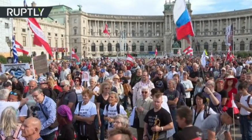 奥地利维也纳数千人街头抗议（图：今日俄罗斯）