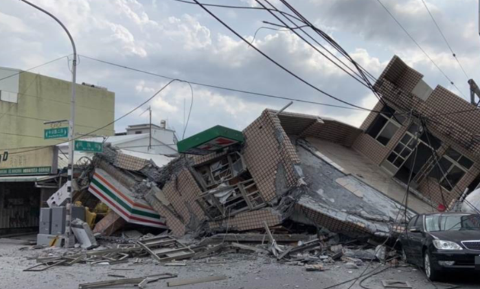 台湾地震房屋倒塌（“中时新闻网”）