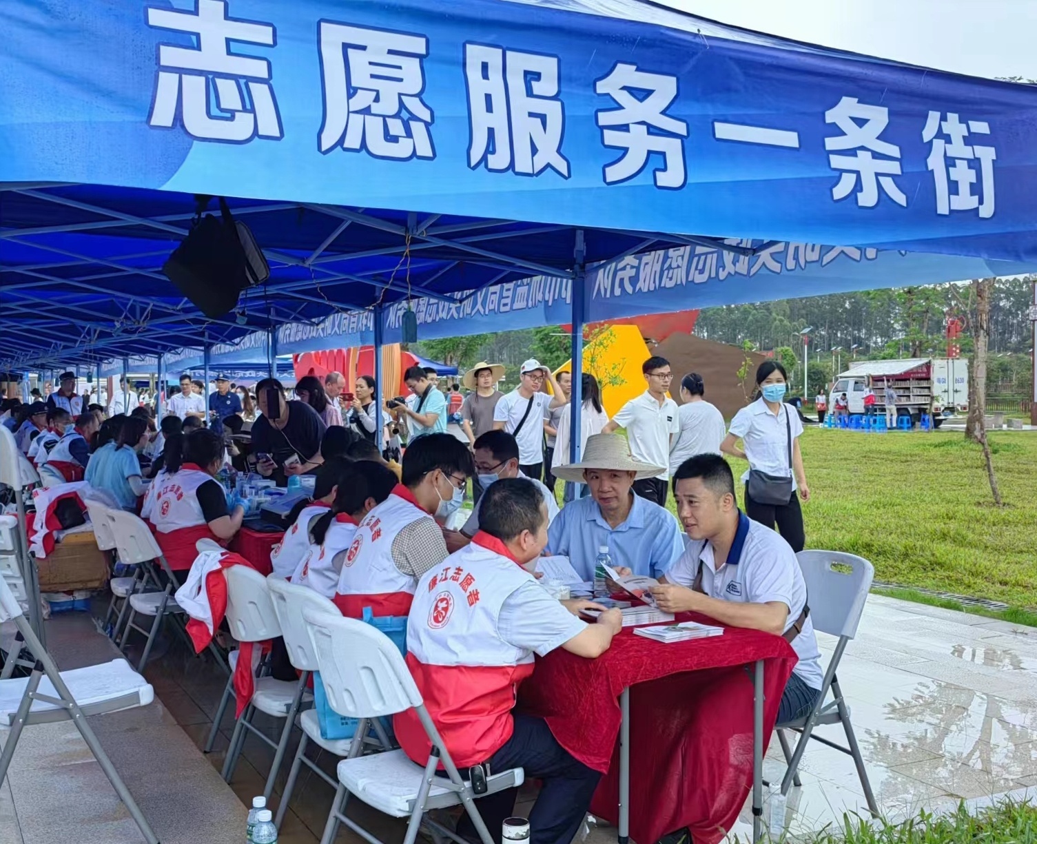 大清早，他们为啥冒雨“赶集”？| 高质量发展调研行・广东站