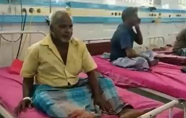 印度多人饮用假酒后入院治疗（印度亚洲国际新闻通讯社视频截图）
