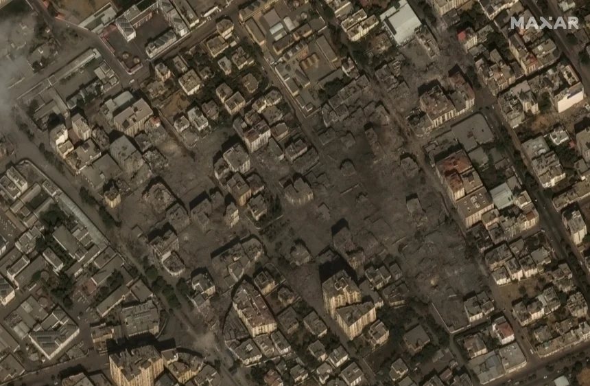 美媒发布加沙遭空袭后卫星图像：街区整片焦黑 民宅清真寺被摧毁