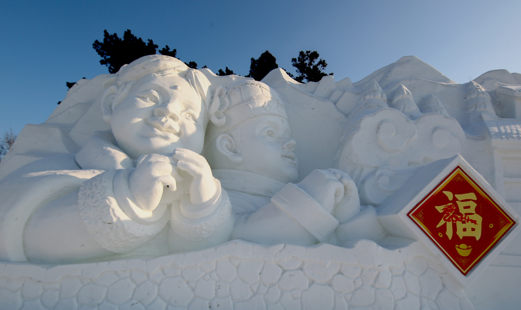哈尔滨太阳岛雪博会打造百万平方米雪雕艺术盛宴