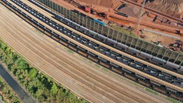  Rizhao, Shandong: Port transportation production is busy and orderly