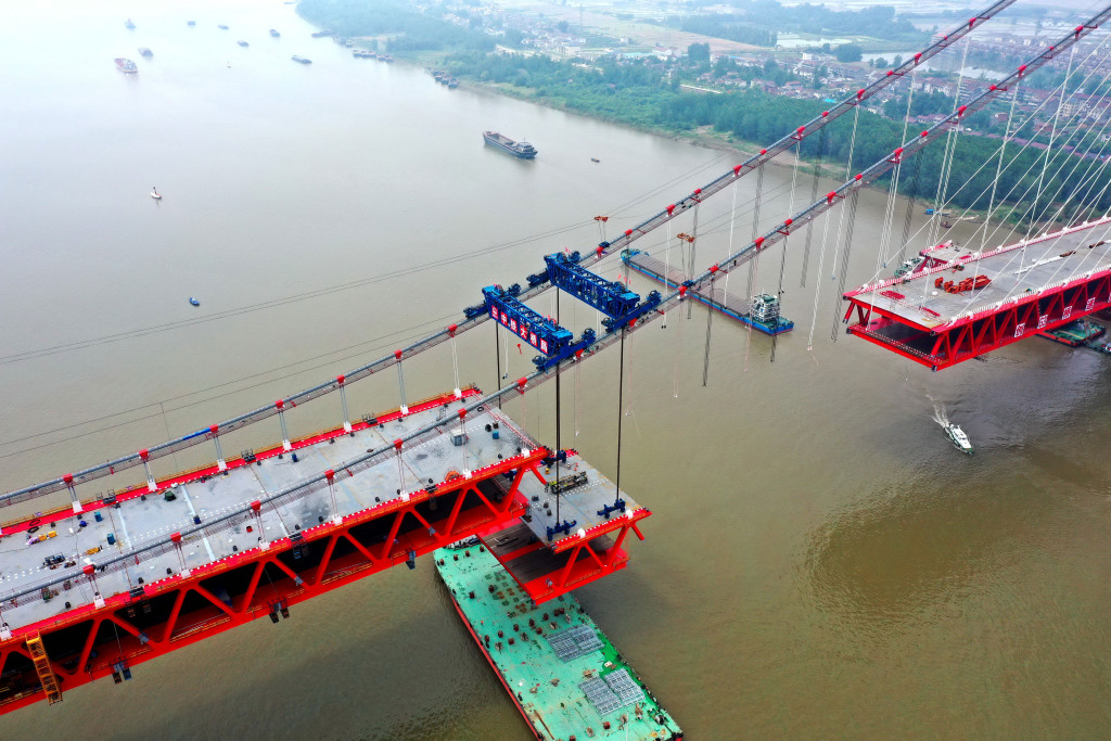 京台高速铜陵长江公铁大桥合龙冲刺