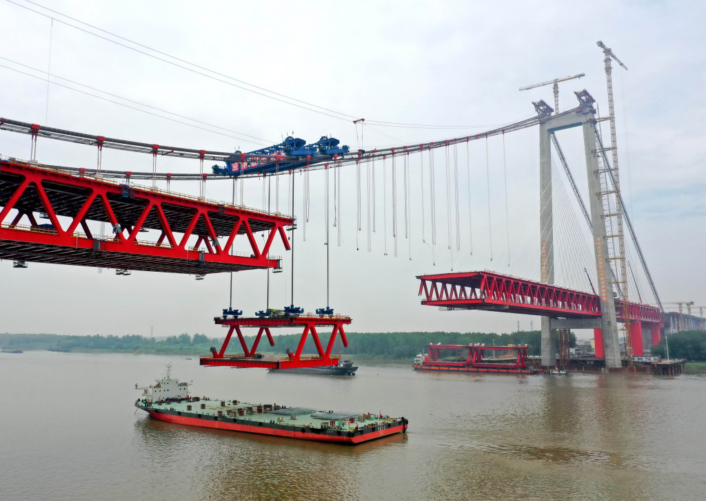 京台高速铜陵长江公铁大桥合龙冲刺