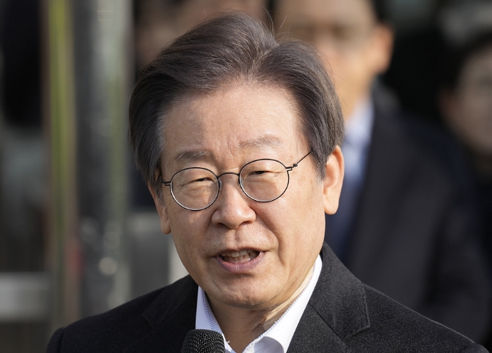 韩国最大在野党党首李在明辞去党首职务