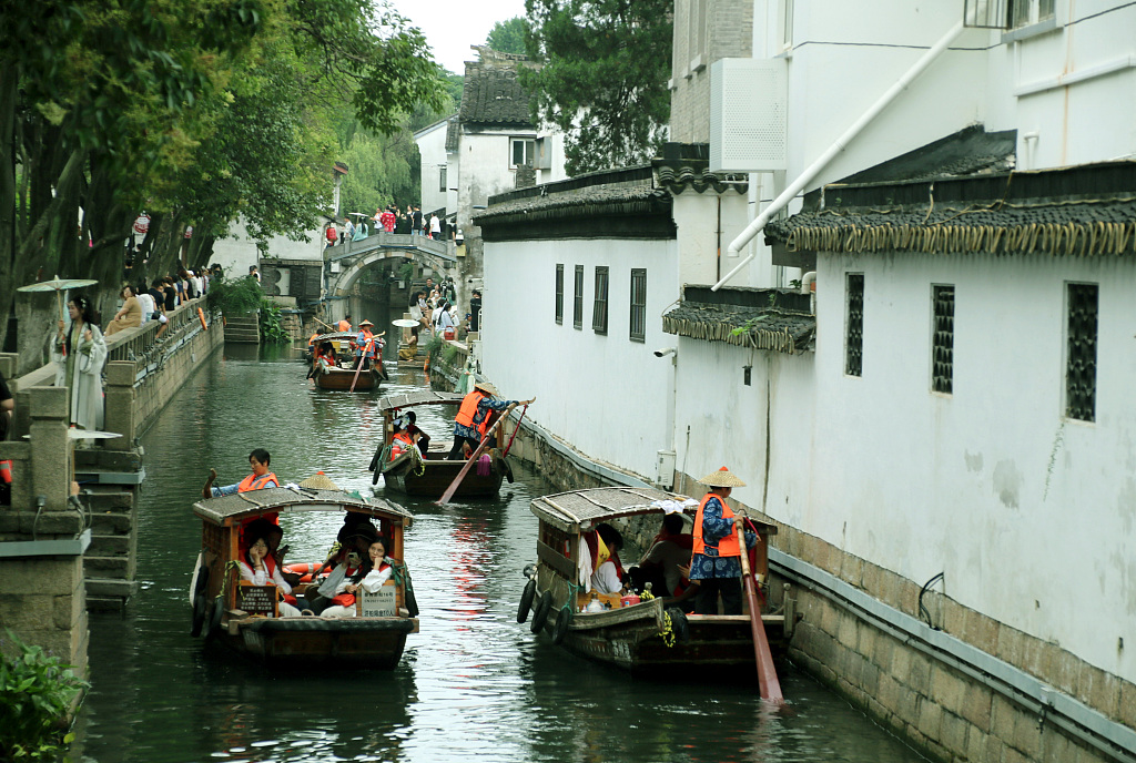 苏州平江路“水上游”为夏日添凉意