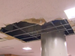 日本一学校大厅天花板突然掉落 一星期前刚发生类似事件