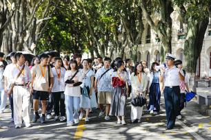 闽台青年沉浸式体验船舶驾驶