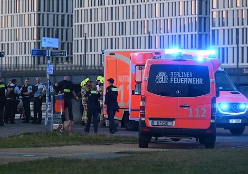 德国柏林总理府附近发生持刀伤人事件 4人受伤