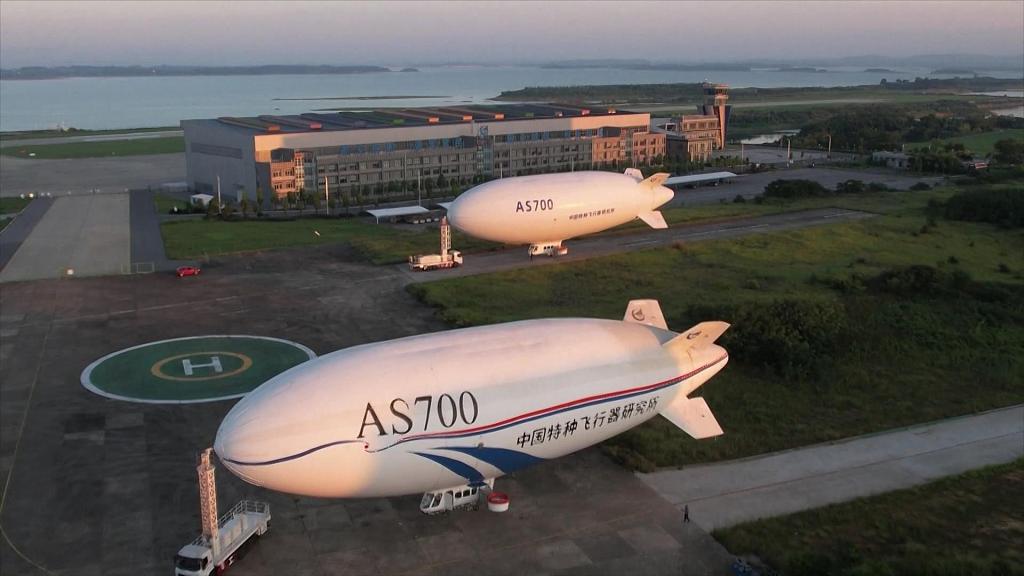 国产载人飞艇AS700完成首个应用场景演示飞行