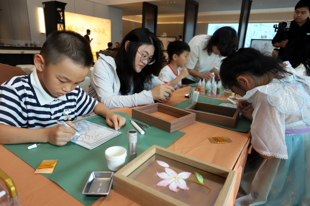 苏州：儿童体验珐琅制作技艺 感受非遗文化魅力