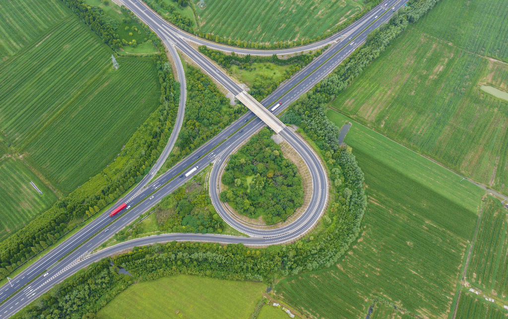 江苏宿迁：“四好农村路”助力乡村全面振兴