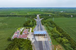 江苏宿迁：“四好农村路”助力乡村全面振兴