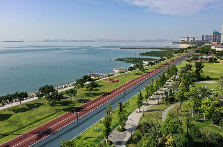 高质量发展调研行 | “烂海滩”化身“浪漫线”，厦门这片海域，靓！
