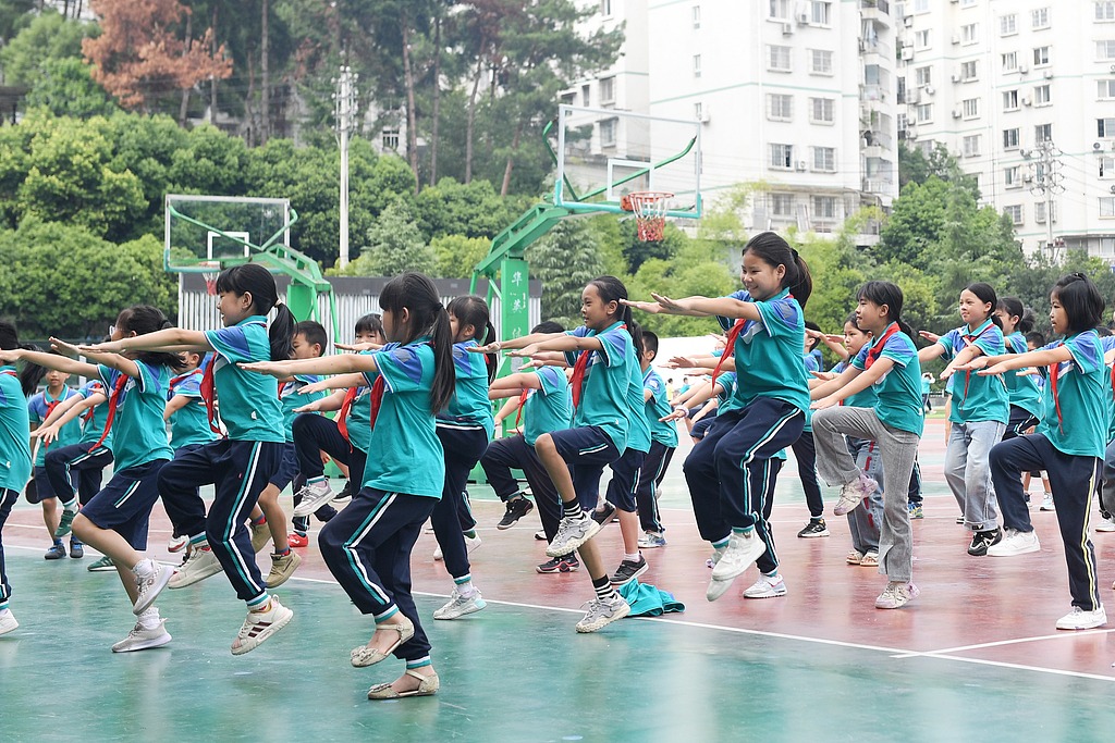 贵州遵义：多彩体育课助力学生健康成长