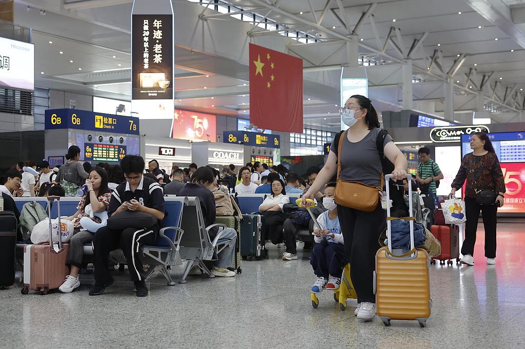 长三角铁路迎来国庆客流高峰 预计发送旅客380万人次