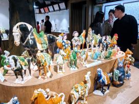 河南洛阳发展“夜经济” 激发古都消费新活力