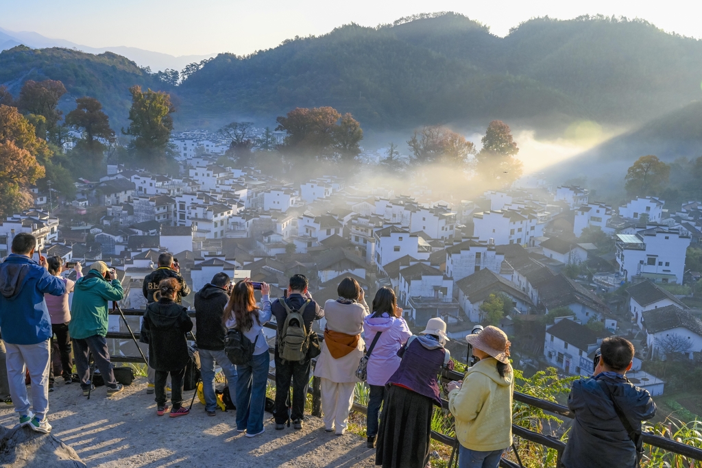 江西婺源：乡村美景迎客来