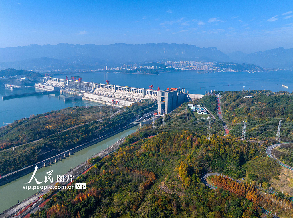 湖北宜昌：三峡大坝生态美