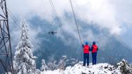 四川绵阳：雪后特巡保障输电线路安全