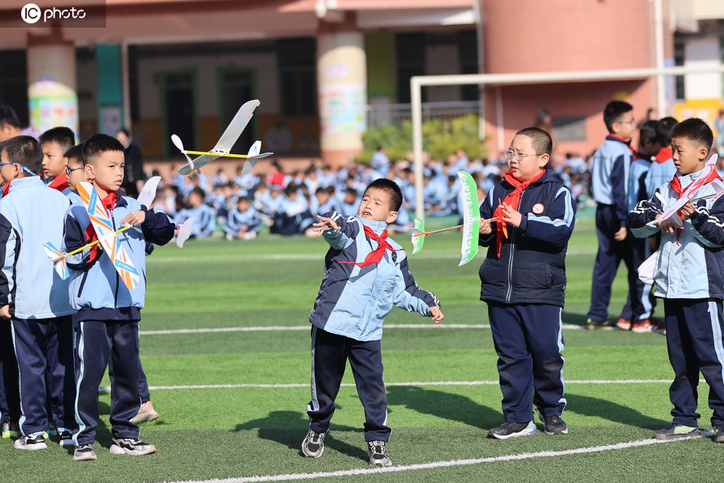 福建厦门：校园科学节 放飞航天梦