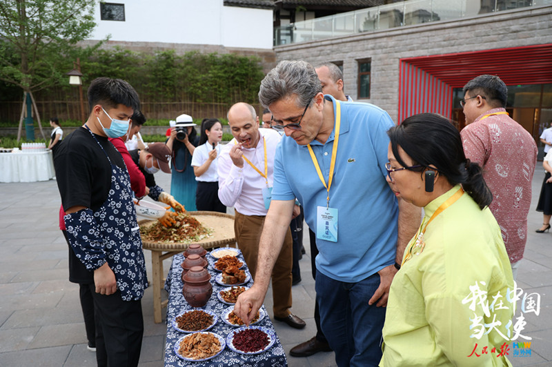 巴基斯坦驻华大使：让更多巴中合作成果在重庆落地