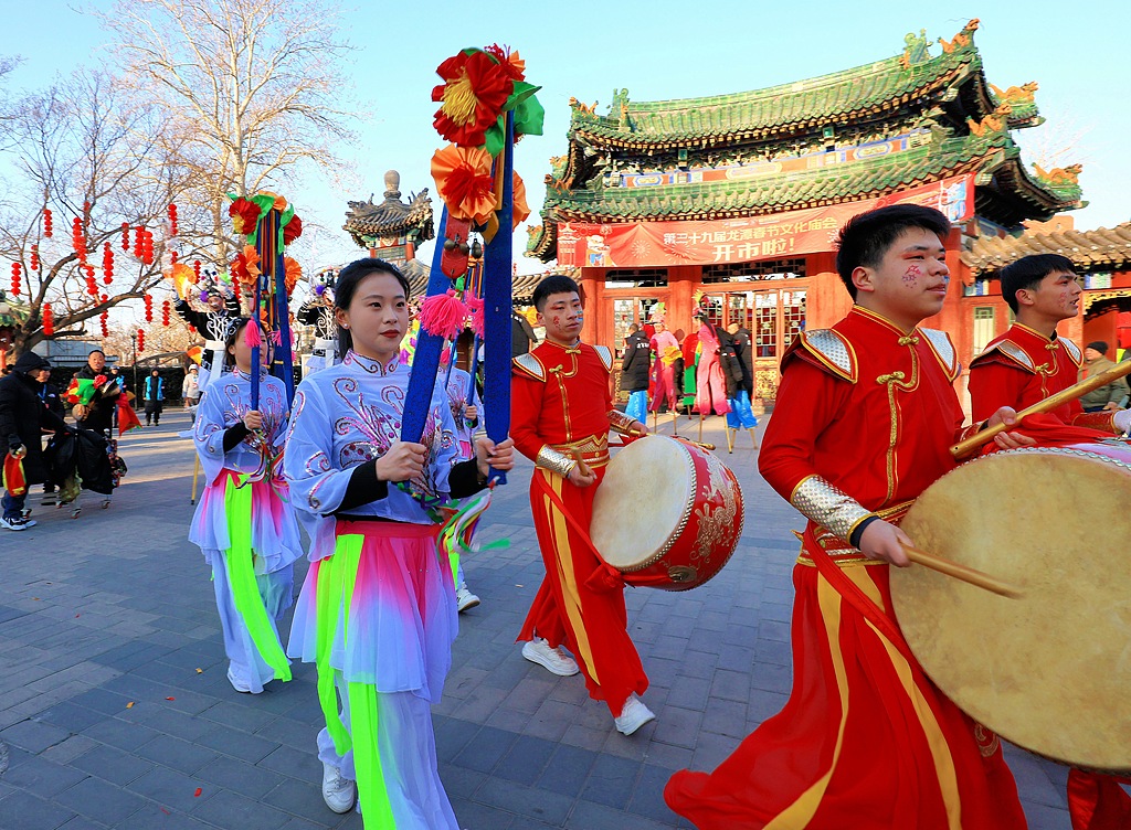 北京：龙潭庙会热闹非凡