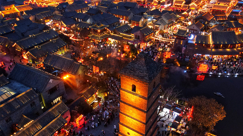 河南洛阳：洛邑古城灯火辉煌