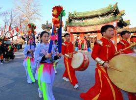 北京：龙潭庙会热闹非凡