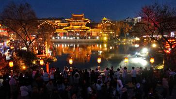 河南洛阳：洛邑古城灯火辉煌