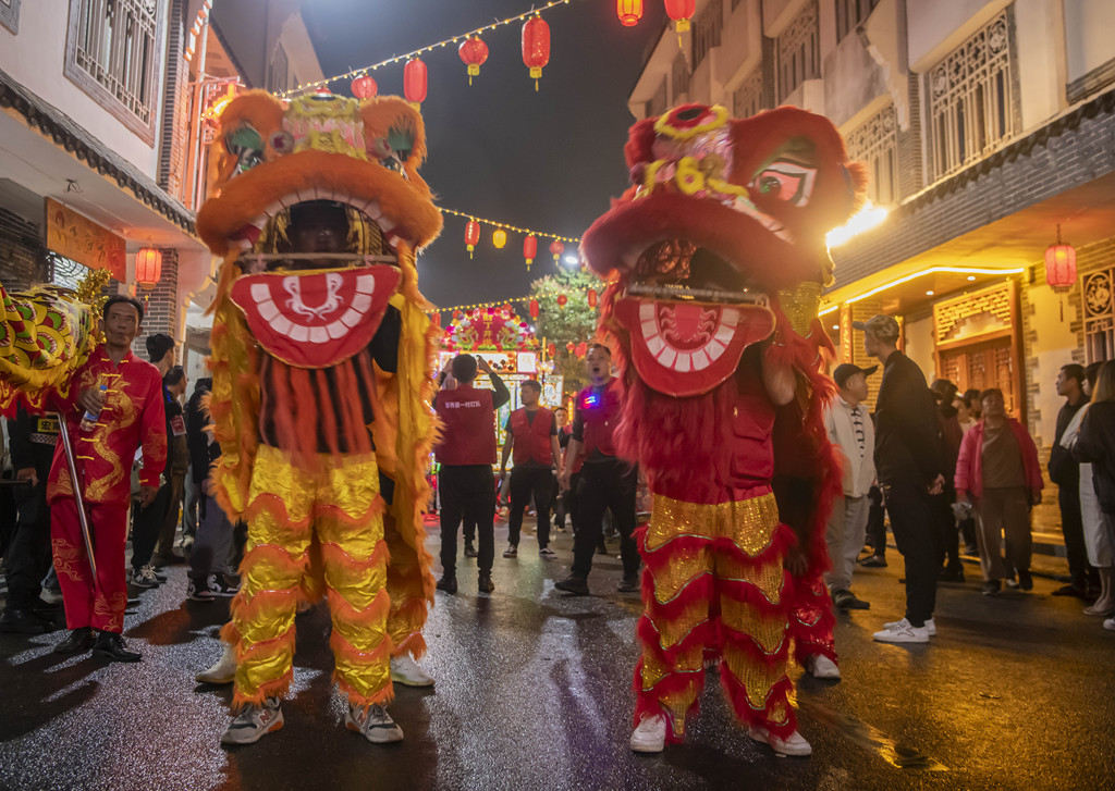 海南琼海：多彩民俗巡游迎元宵