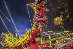 海南琼海：多彩民俗巡游迎元宵