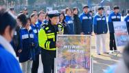 安徽当涂：交警讲解车辆盲区事故