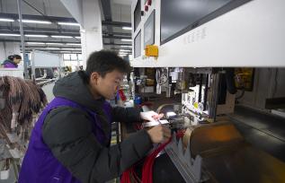 江西新余：大学生实训中心作业