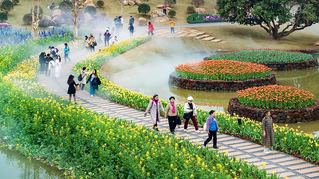 广西南宁：青秀山百花争艳迎客来