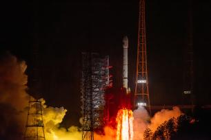 我国成功发射中星10R卫星