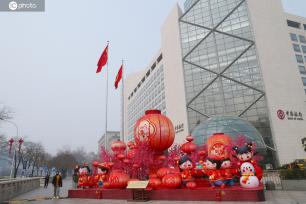 北京街头布置景观 喜迎两会